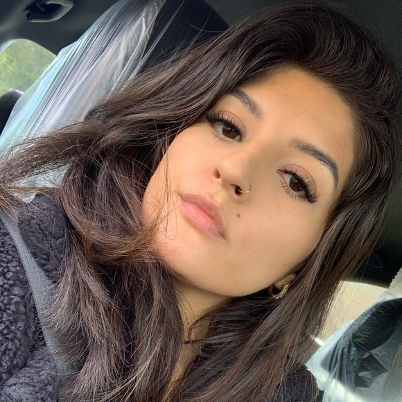 Meet your Posher, Alondra - Picture 1 of 1